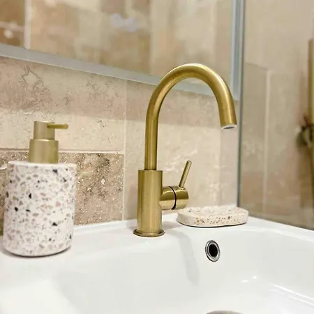 Le Claridge - 4 Prs - Clim - Balcon - 5 Min Plages *