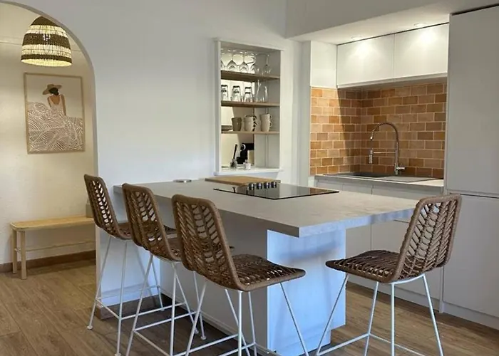 Le Claridge - 4 Prs - Clim - Balcon - 5 Min Plages Αντίμπ