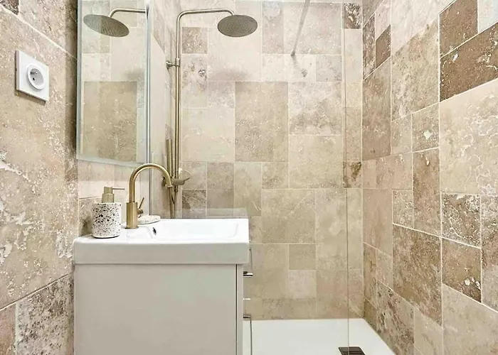 Le Claridge - 4 Prs - Clim - Balcon - 5 Min Plages * Αντίμπ