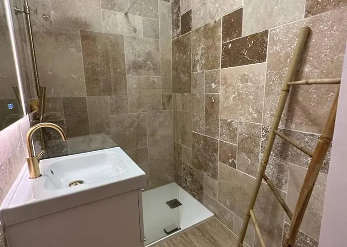 Le Claridge - 4 Prs - Clim - Balcon - 5 Min Plages * Αντίμπ